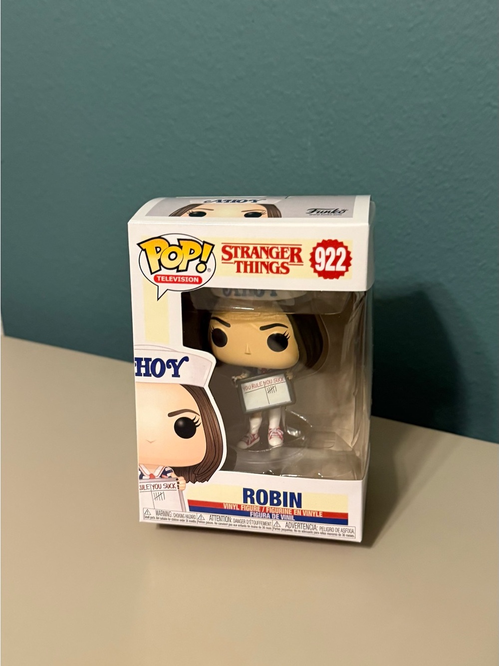 Stranger Things Robin Ahoy 922 Funko Pop